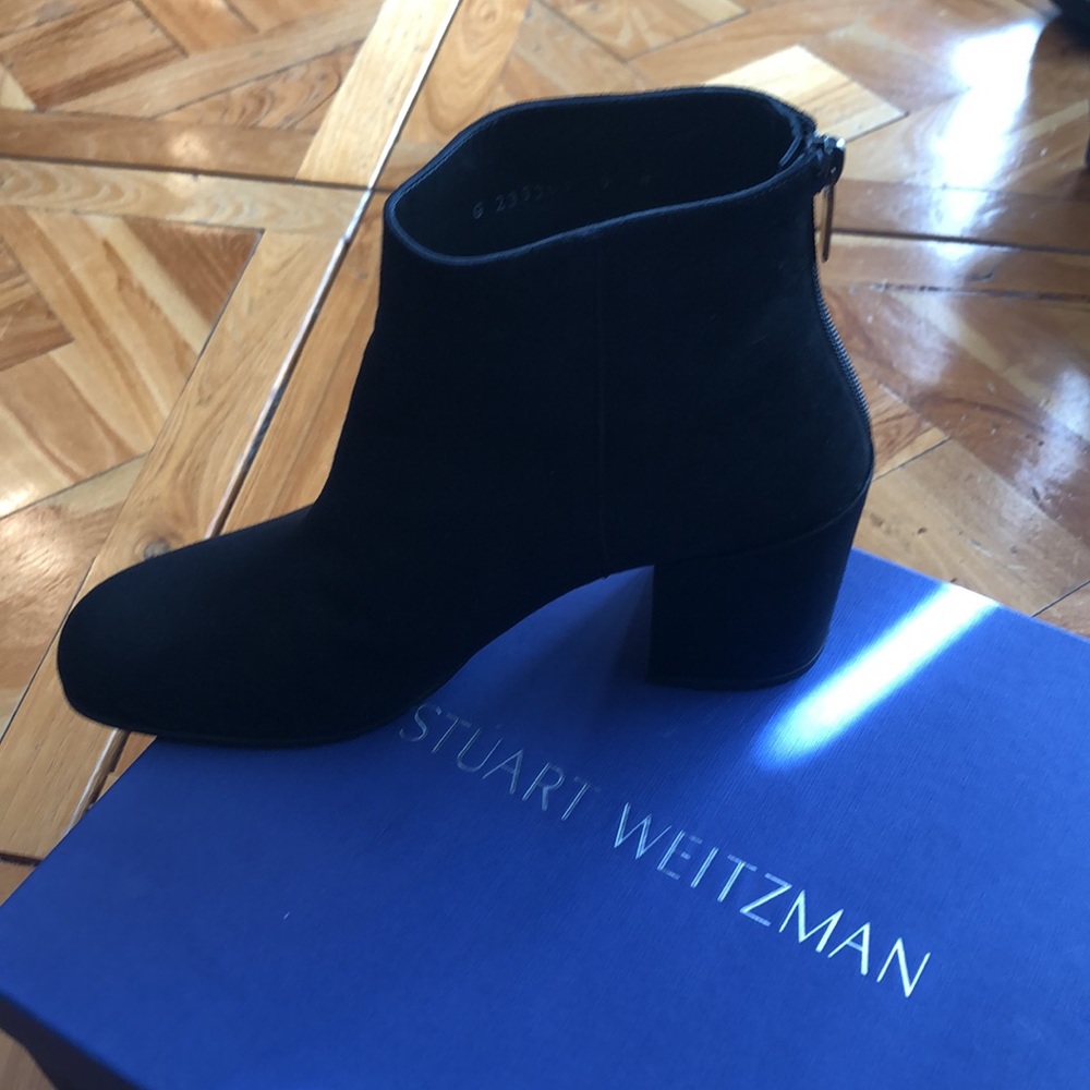 Black suede Bacari boots size 9 narrow